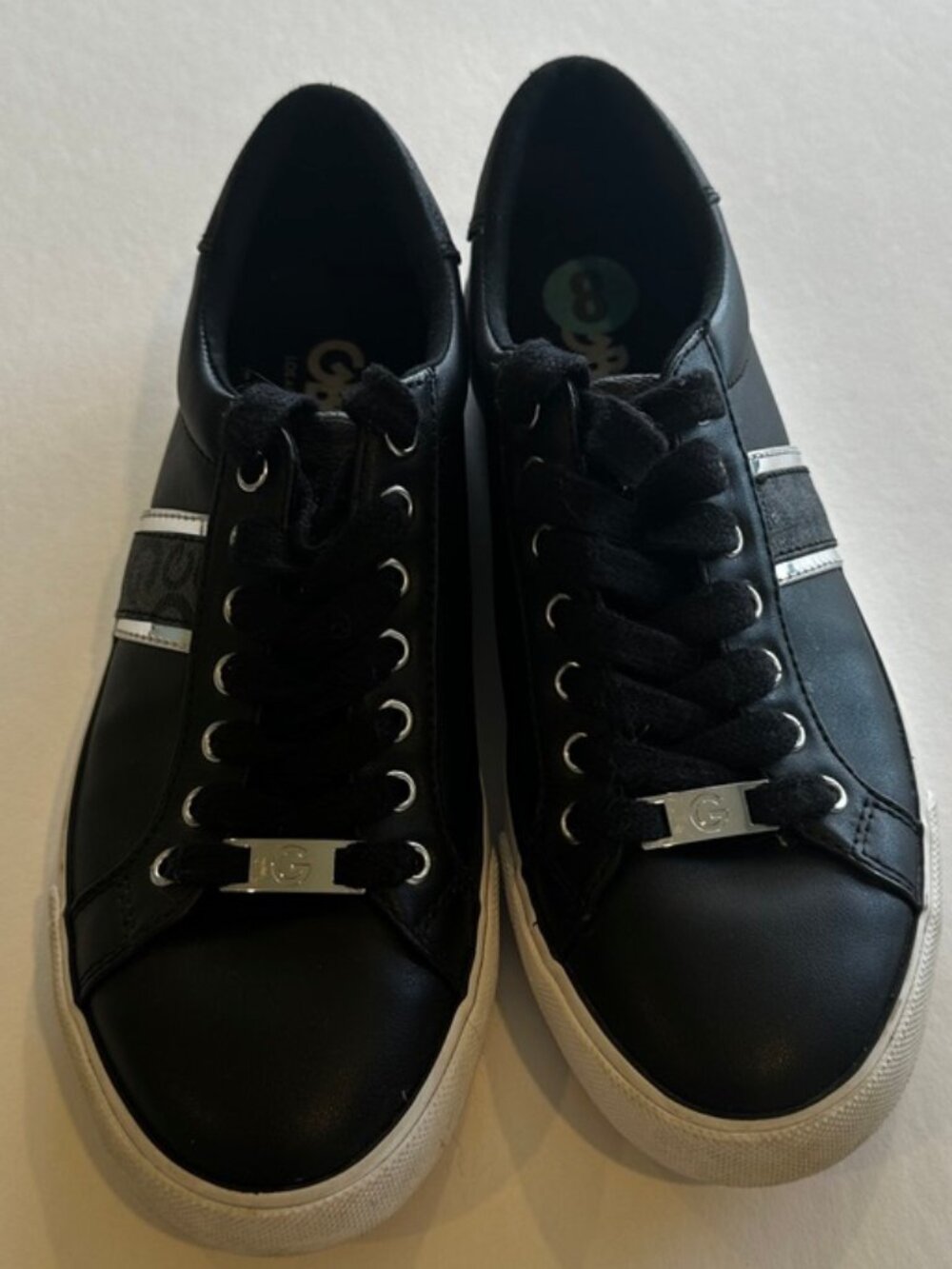 GBG Los Angeles Women's Sneaker size 8